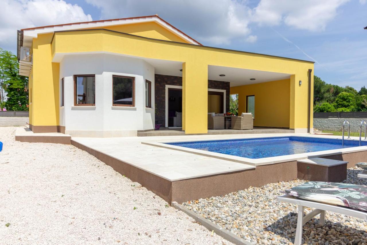Modern Villa Eve In Medulin With Pool Near The Beach Exterior foto