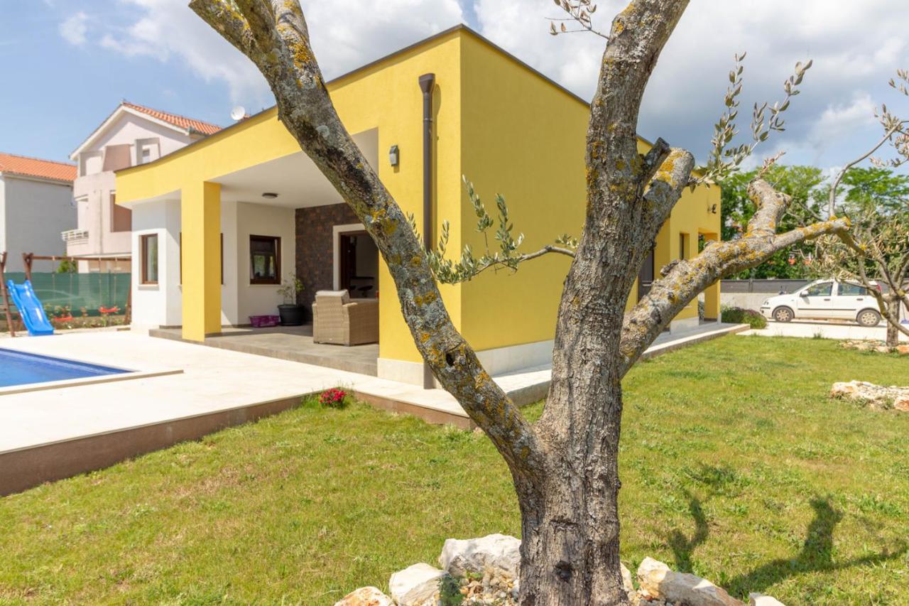 Modern Villa Eve In Medulin With Pool Near The Beach Exterior foto