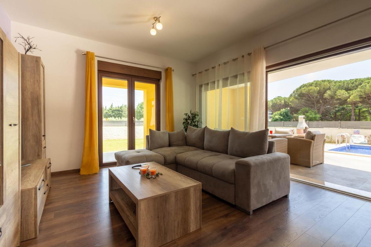 Modern Villa Eve In Medulin With Pool Near The Beach Exterior foto