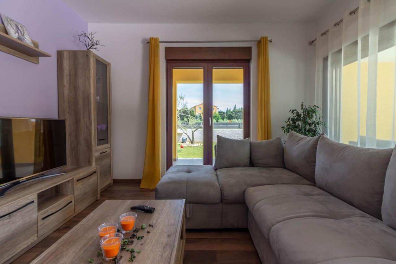 Modern Villa Eve In Medulin With Pool Near The Beach Exterior foto