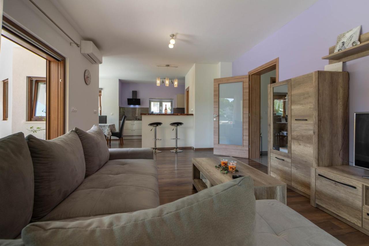 Modern Villa Eve In Medulin With Pool Near The Beach Exterior foto
